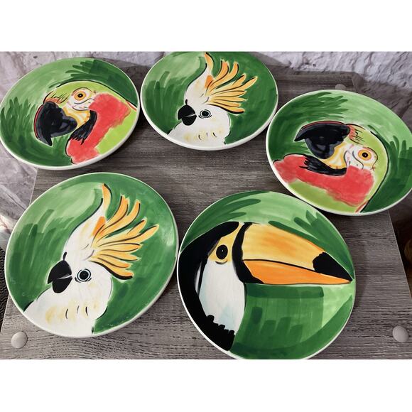 Pottery Barn Tropical Parrots Plates Toucan Cockatiel Cockatoo & Parrot Set of 5 - Picture 1 of 8